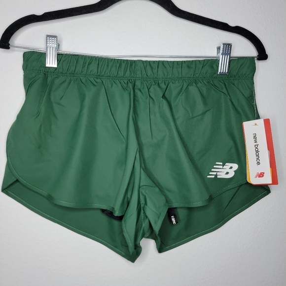 New Balance Green Athletic Women's Shorts Pants Small Running Yoga 2 Inch Split - Picture 3 of 9